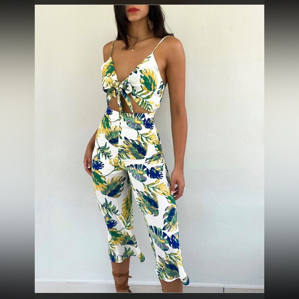 NWT Blue Blush Tropical Jumpsuit size medium